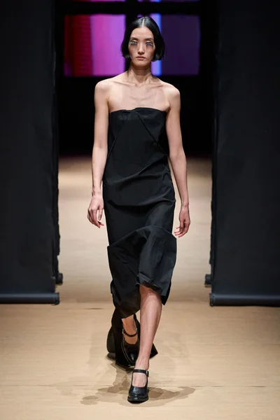 Look 49